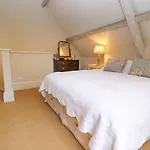 Hatton\'S Lodge
